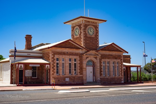 Menzies town hall.jpg